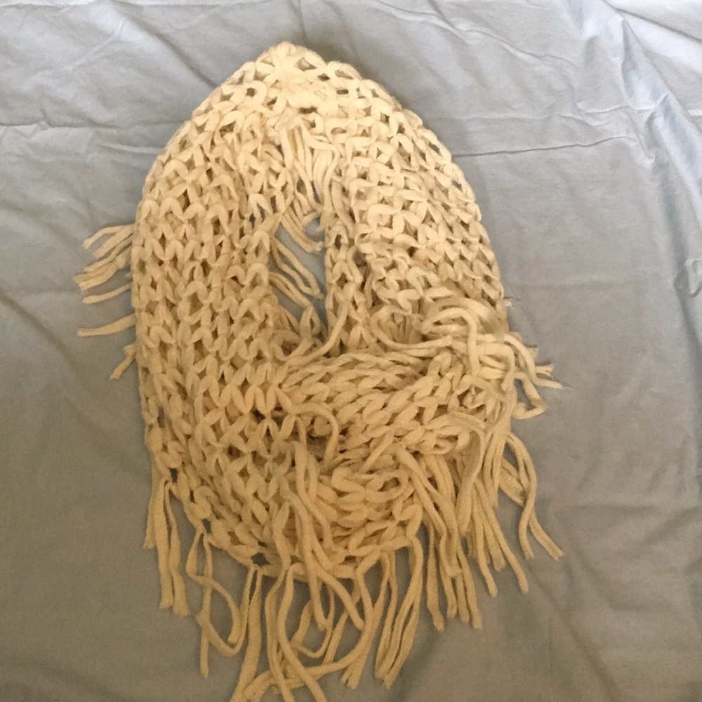 INFINITY SCARF